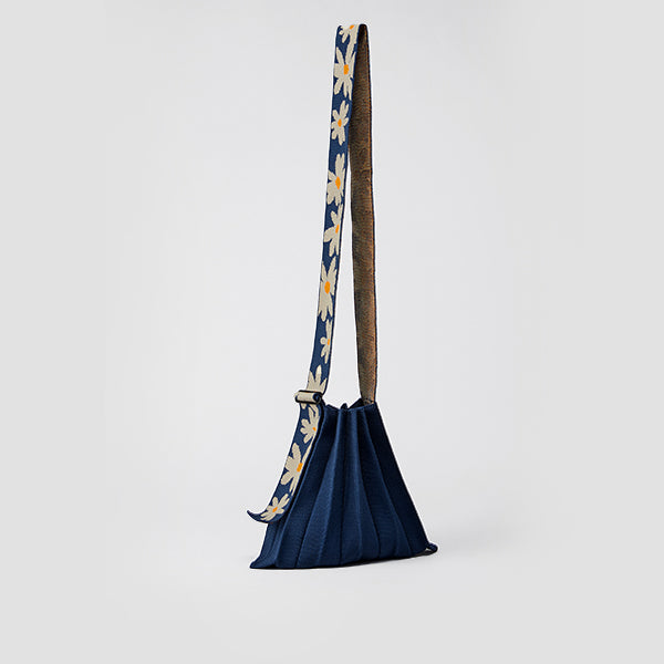 Lucky Pleats Knit Daisy Wing Classic Navy