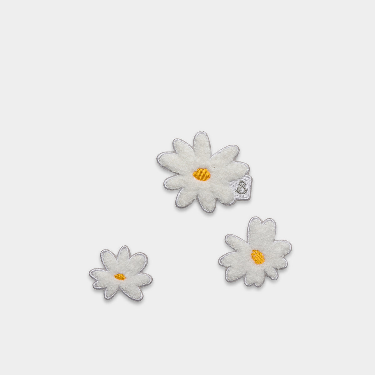 Daisy Brooch Set White