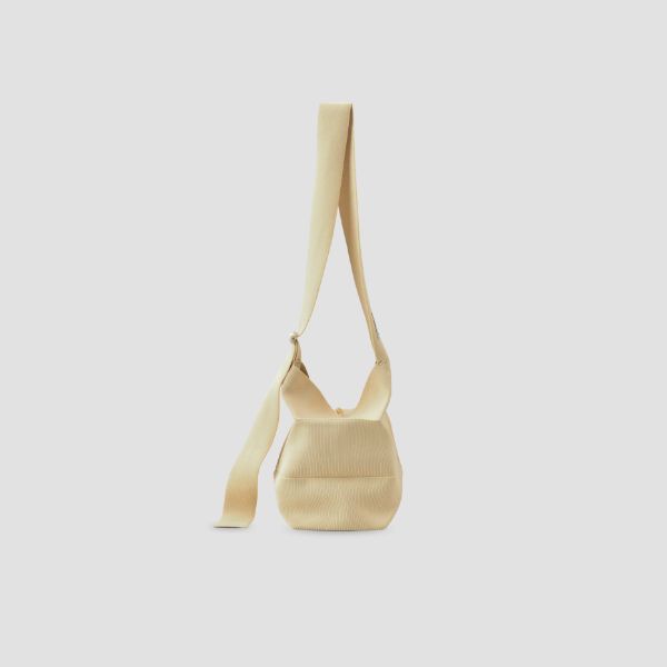 Lucky Pleats Knit Off City Bucket Melting Cream