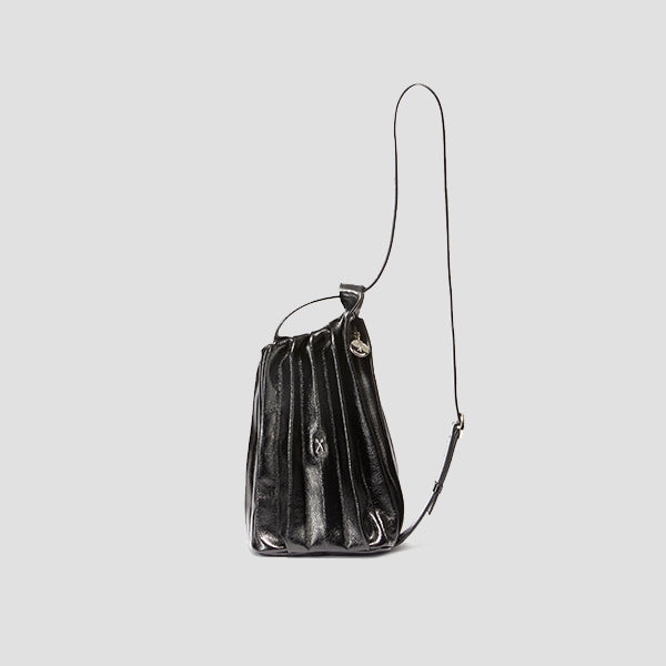Lucky Pleats Pumpkin Bag Glossy Black
