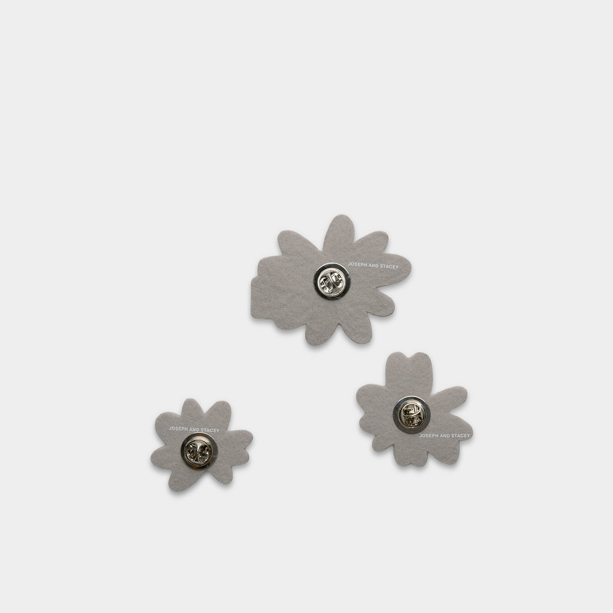 Daisy Brooch Set White