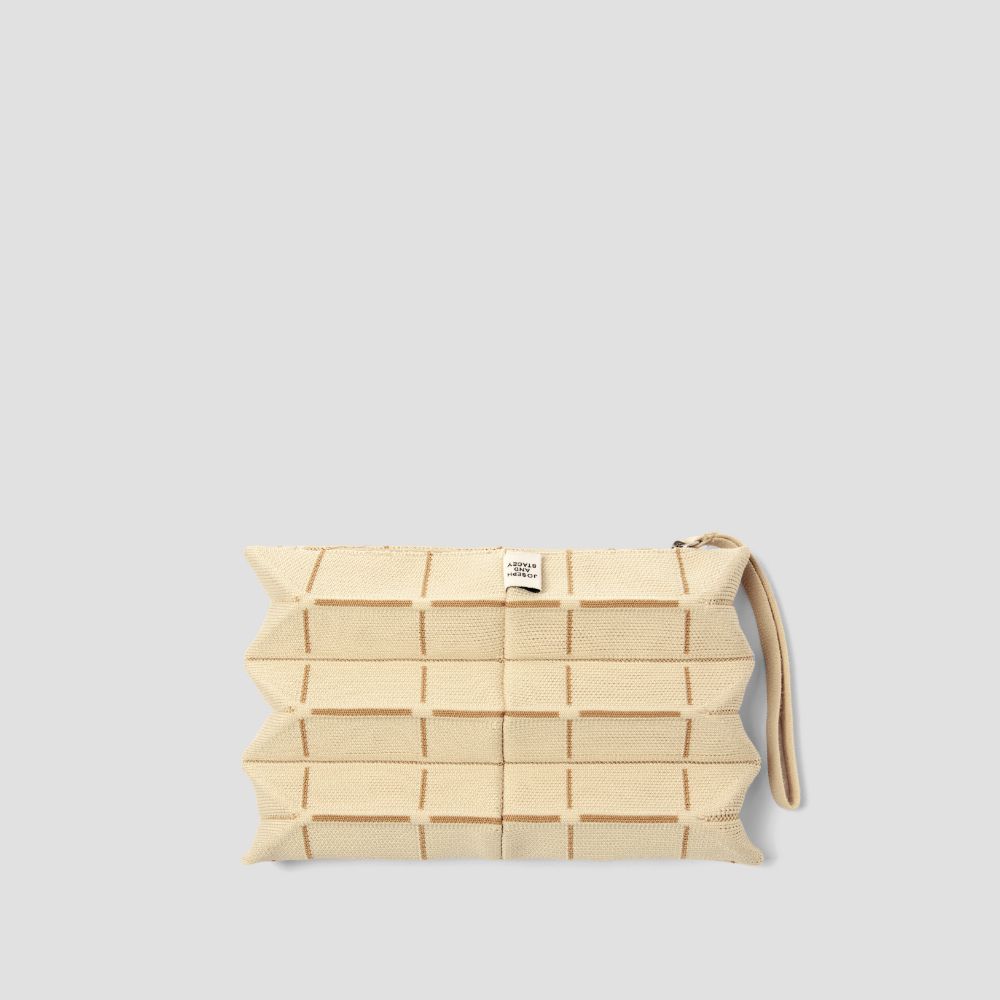 Lucky Pleats Knit Pouch S Grid Biscuit Beige
