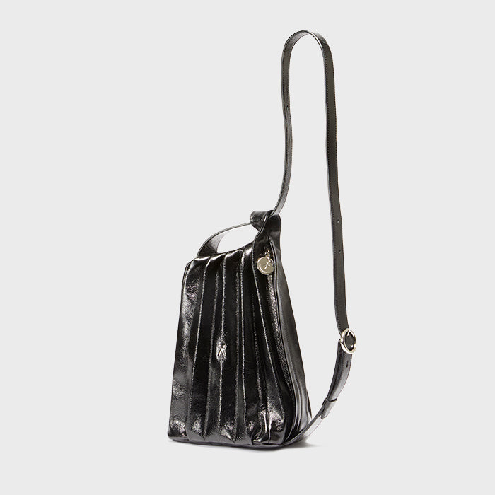 Lucky Pleats Pumpkin Bag Glossy Black