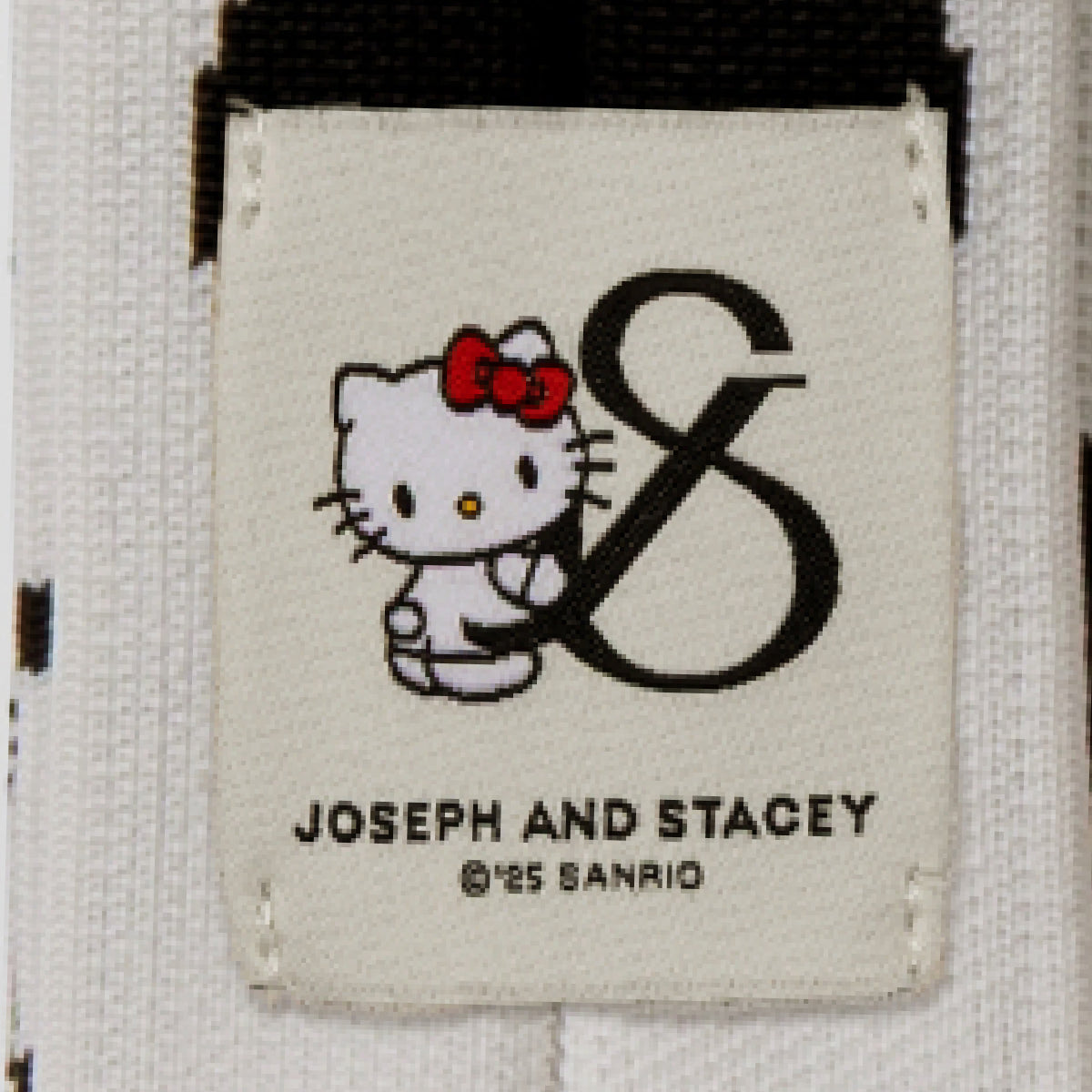 Lucky Pleats Knit Crossbody M Dot Hello Kitty Cream White – JOSEPH